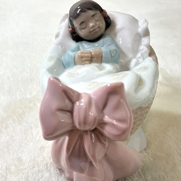 Lladro A New Treasure Girl Black Legacy